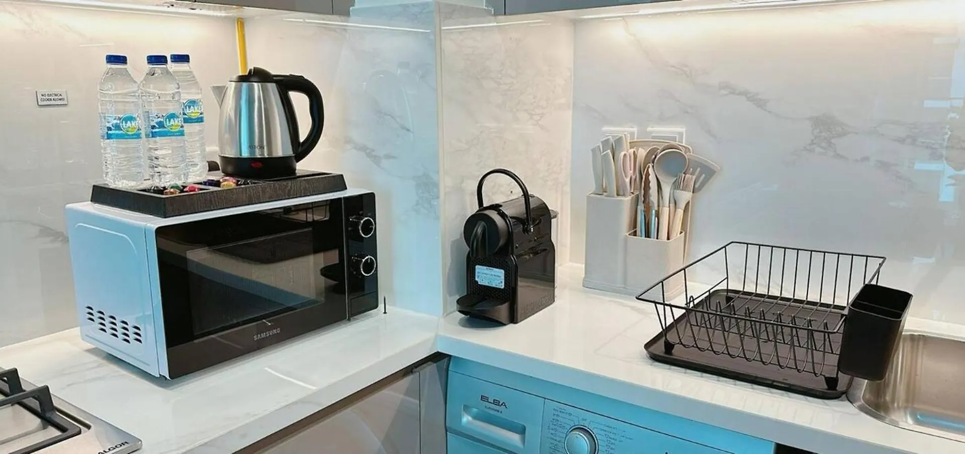 Stunning Brandnew 1Br Apartment Dubai 0*,